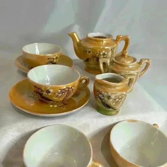 Lustreware  Amber Child’s Tea Set - Picture 3 of 5